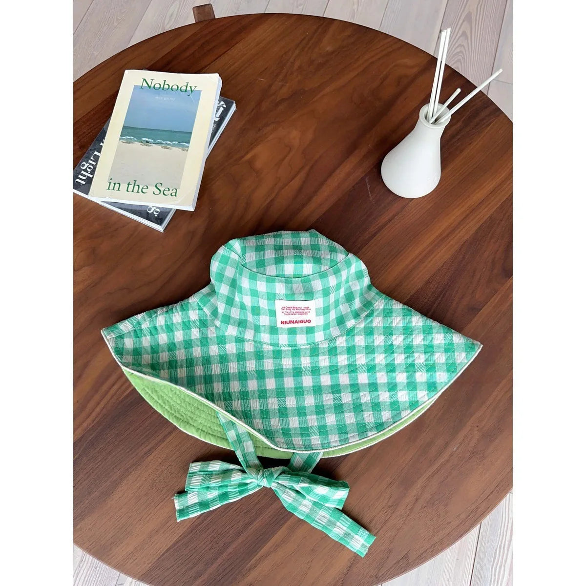 Korean checkered strap fisherman's hat with a large brim for summer, a small sun-protective hat that can be worn on both sides